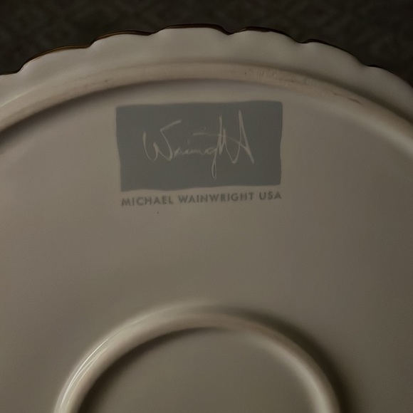 Michael Wainwright White with Gold Round Platter - Picture 3 of 8